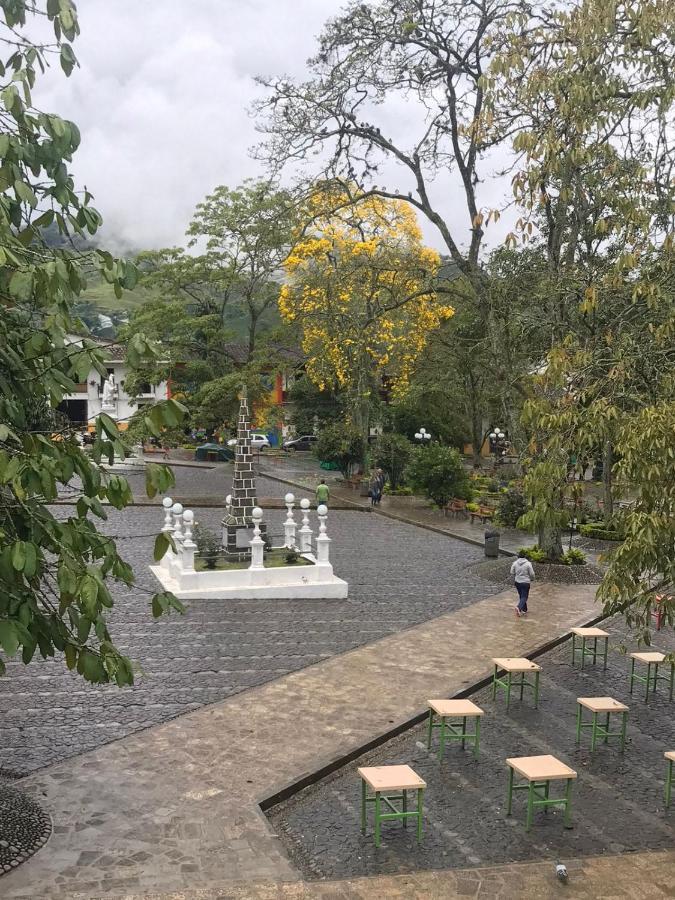 Hospedaje Casa Rosa Jardín Exterior photo